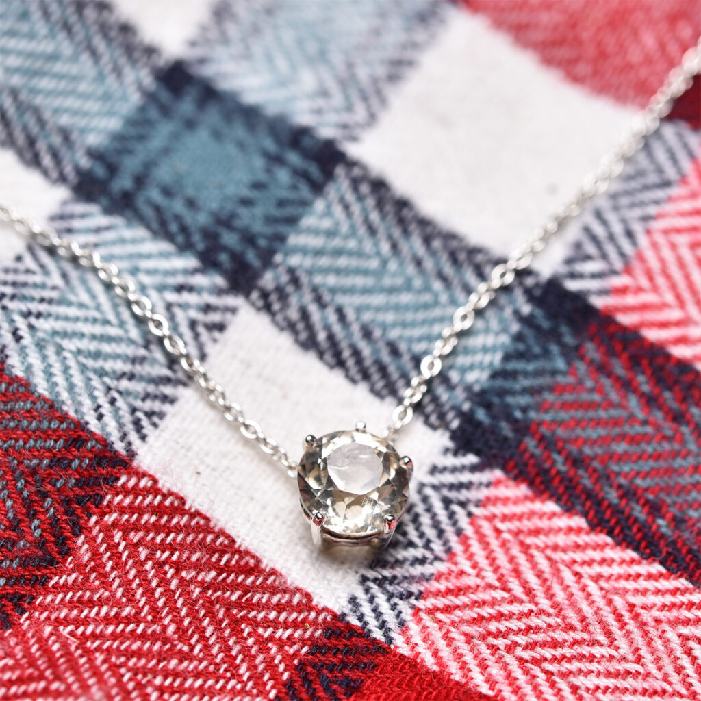 Collier solitaire en argent