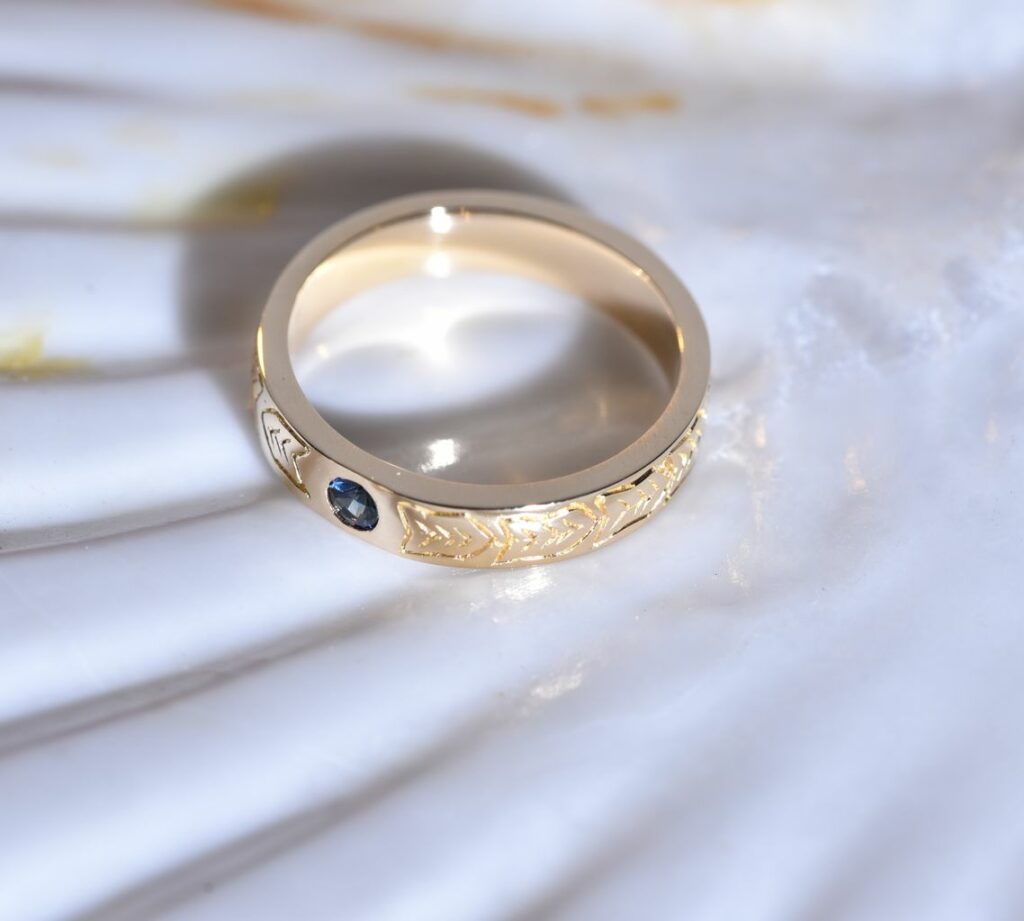 bague bandeau saphir